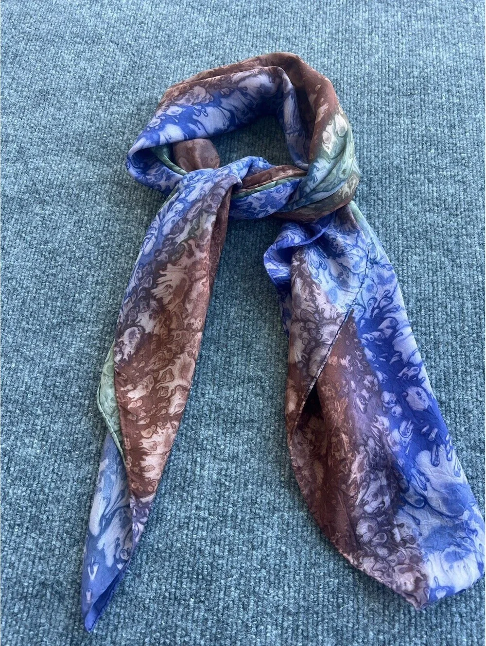womens scarf multi color purple brown size 33”X36”.
